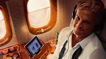 Wybierz się w luksusową podróż z Emirates - uługa szoferska gratis.png